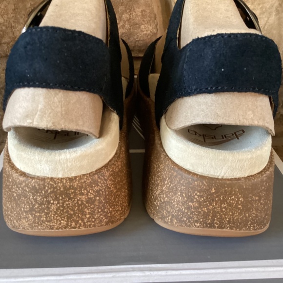 Dansko Bianca Platform Sandal Black Burnished Suede EU 38 US 7.5-8 Women Shoes - Picture 8 of 9